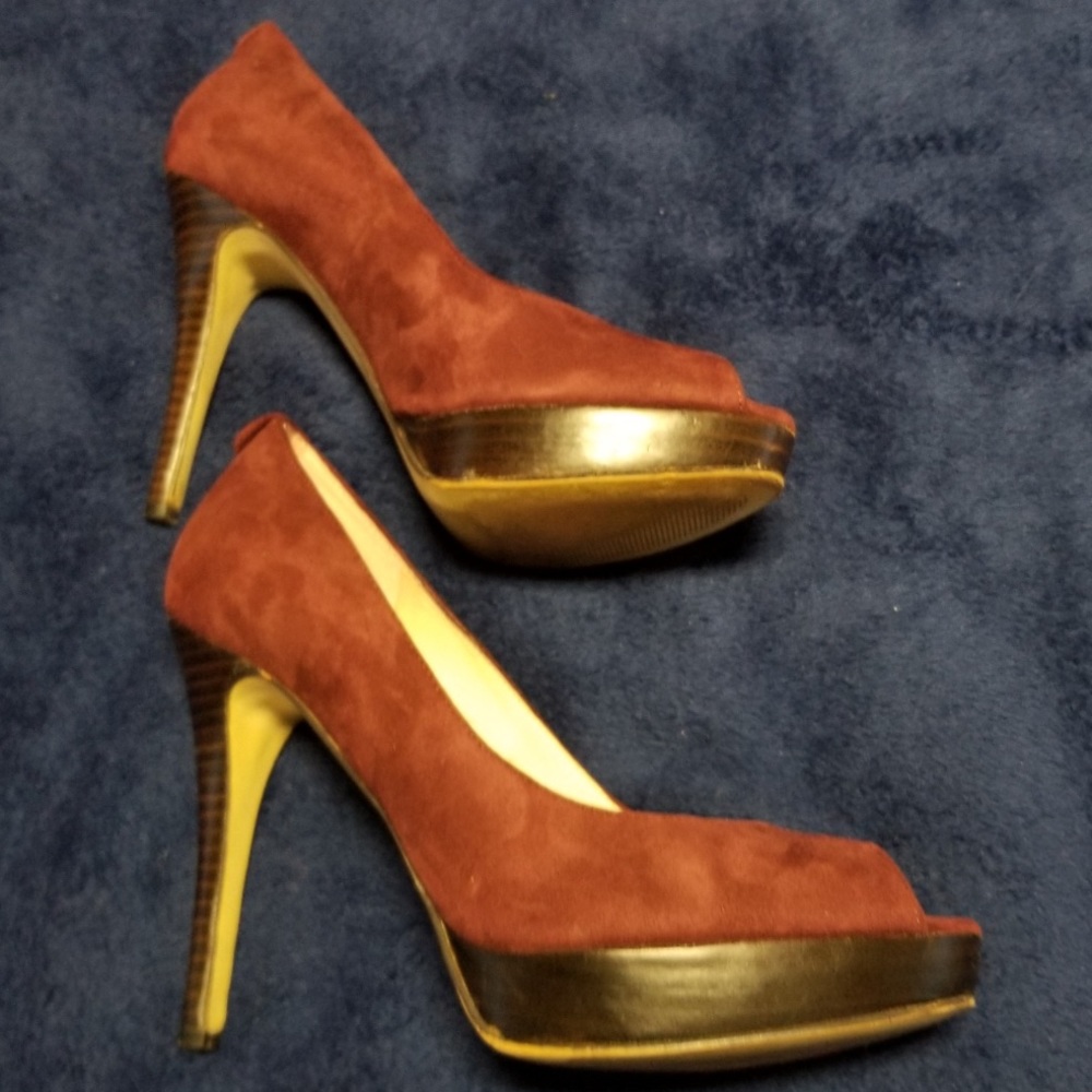 Michael Kors Bordeaux suede heels size 6